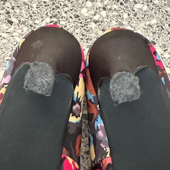 - Floral mixed Pattern detail high heels size 7 used hot tin roof ladies - Picture 11 of 16